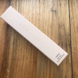 KKW Beauty Concealer Shade 4.5 light/neutral